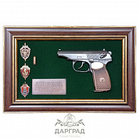 Панно пистолет «Макарова» со знаками ФСБ